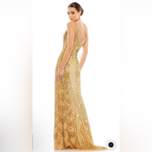 Sleeveless beaded gown - Picture 3 of 8